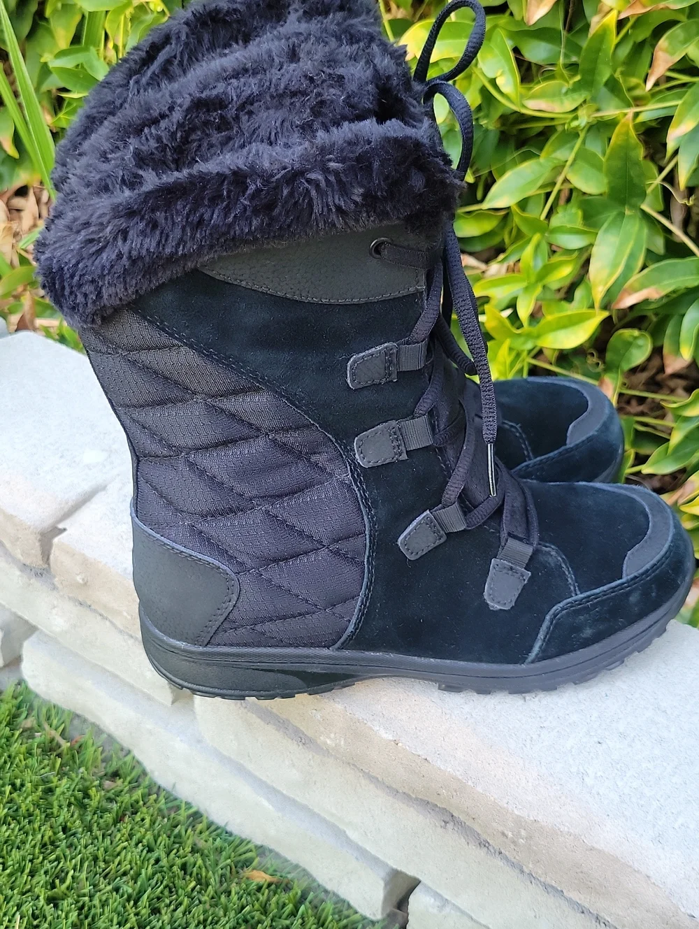 Columbia Ice Maiden II Black Faux-Fur Lined Winter Lace-Up Quilted Boots 7